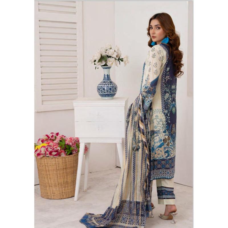 Traditional Pakistani Salwar Kameez Suit - D04