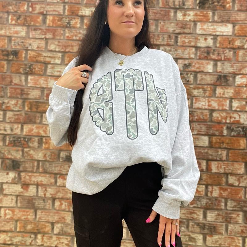 Retro Camo Monogram Sweatshirt Pullover Womenswear  Comfort Fabric Casual