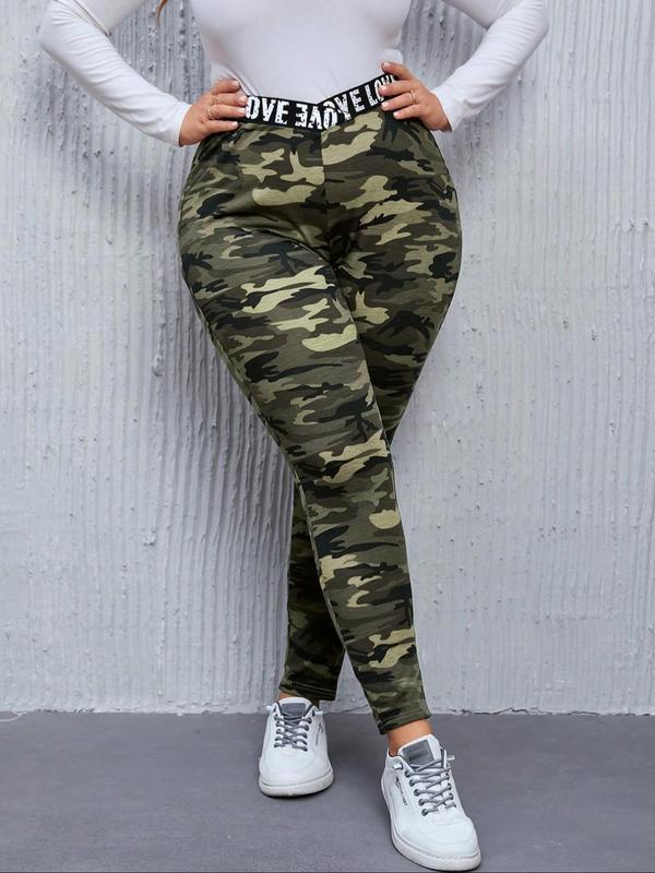  Camo Print Letter Tape Overlap Waist Leggings, Casual Comfy Breathable Stretchy Skinny Pants for Daily Wear, Women's Bottoms for Fall & Winter