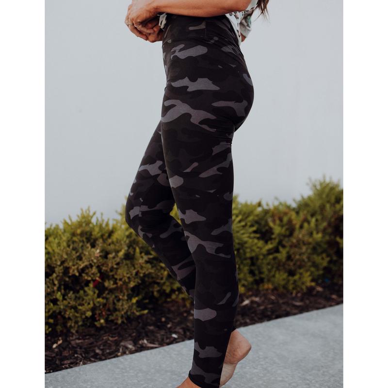 SA Exclusive Midnight Camo Leggings