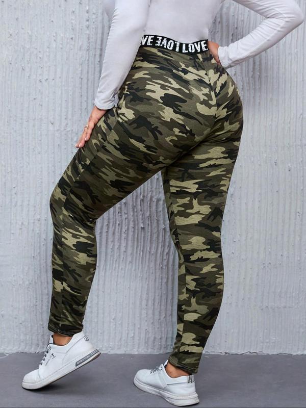  Camo Print Letter Tape Overlap Waist Leggings, Casual Comfy Breathable Stretchy Skinny Pants for Daily Wear, Women's Bottoms for Fall & Winter