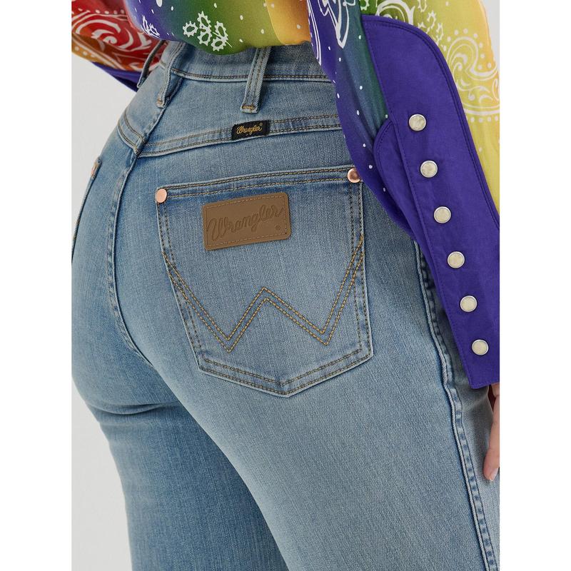 The Eden bootcut - Wrangler X Lainey Wilson Boot Huggers Raw Hem Jeans