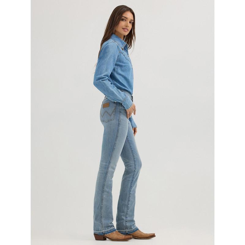 The Eden bootcut - Wrangler X Lainey Wilson Boot Huggers Raw Hem Jeans