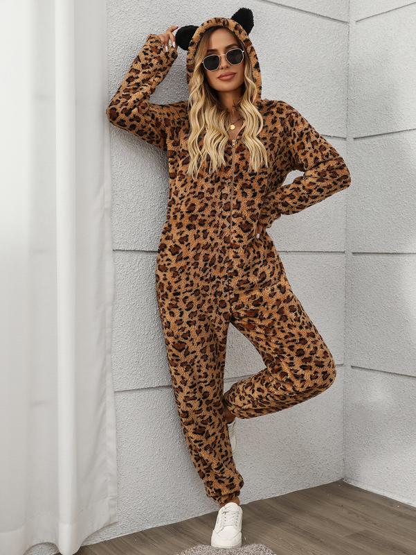 ChaoShan'sWomen's leopard print style plush onesies, casual and comfortable loose plush onesies, autumn and winter women's clothing, fashion style clothing in 2024