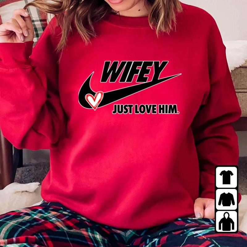 Hubby Wifey Just Love Him Her Funny Christmas Hoodies, Sweatshirt, T-Shirt, Pull Over Matching Love Couples Valentines Matching