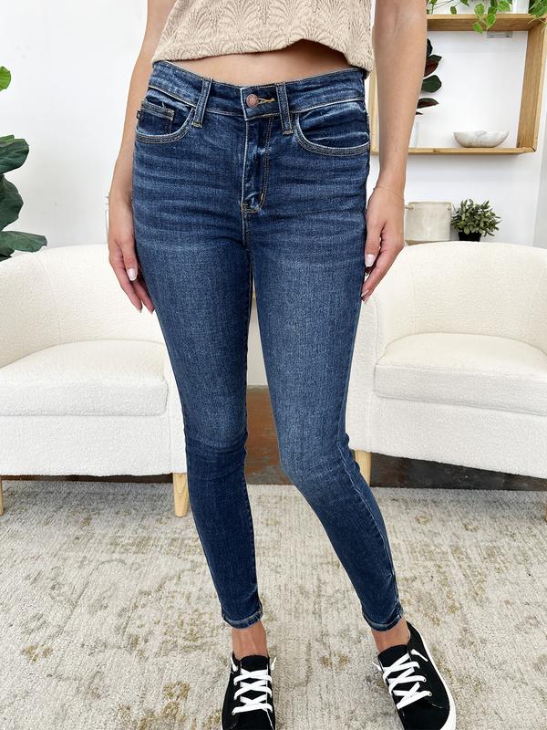 Judy Blue Full Size Classic Handsand Skinny Jeans Denim Fit