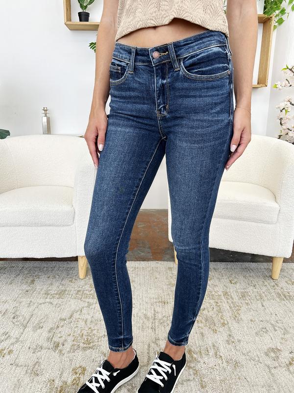 Judy Blue Full Size Classic Handsand Skinny Jeans Denim Fit