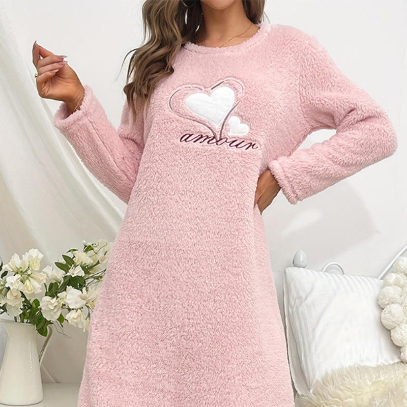 2024 Autumn and Winter Pink Love Flannel Long-Sleeved Thickened Nightdress Pullover Mid-Length Cute Loungewear Nightwear Womenswear