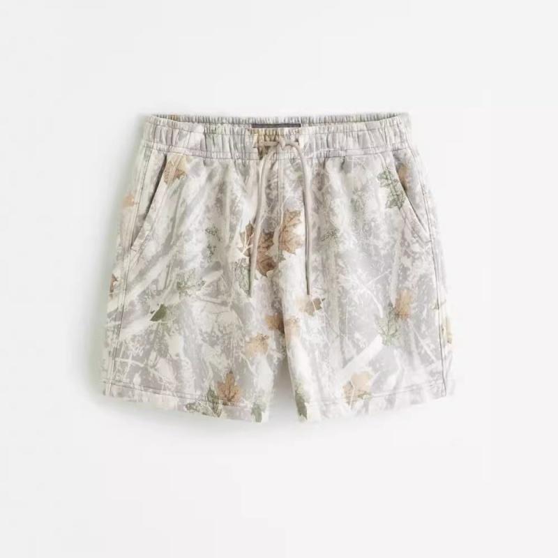 Camouflage Maple Leaf Print Shorts CuteOversized Pattern Shorts Y2K Back-to-school shorts