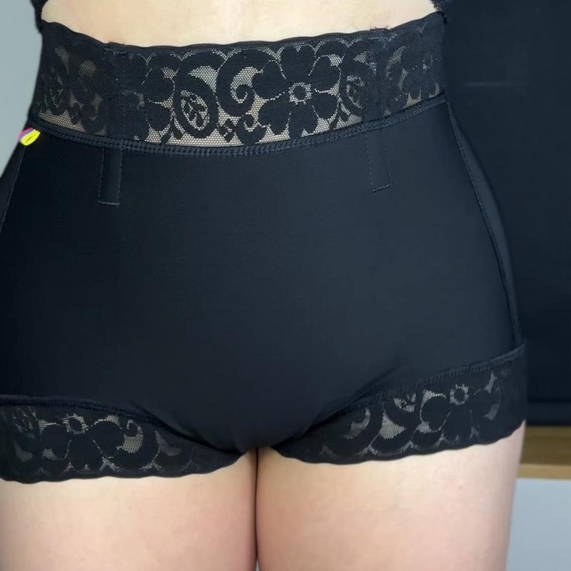 Short levanta glúteos ( Valentina) Shapewear shaper short